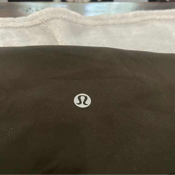 Lululemon In Movement 7/8 Tight *Everlux 25" Dark Olive Green 21686 - Picture 11 of 14